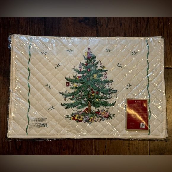 Set of 4 Spode Christmas Tree Quilt Placemats - New in package - Picture 1 of 4